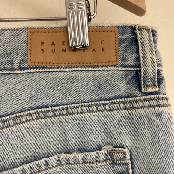 Pacsun Women’s 90’s Boyfriend Jeans Distressed Blue High Rise Relaxed Leg 32 - Picture 7 of 16